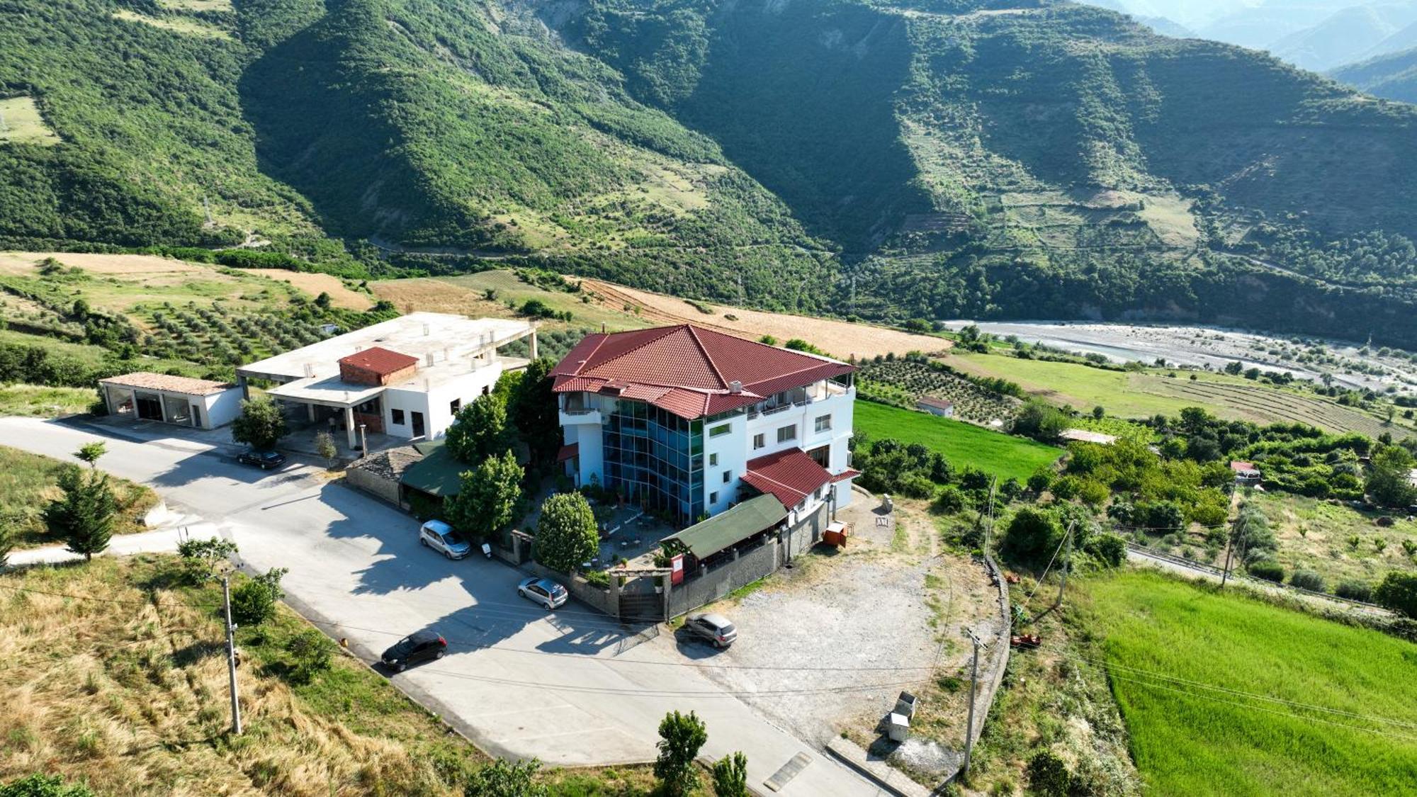 Hotel Kanione Cerenisht Luaran gambar