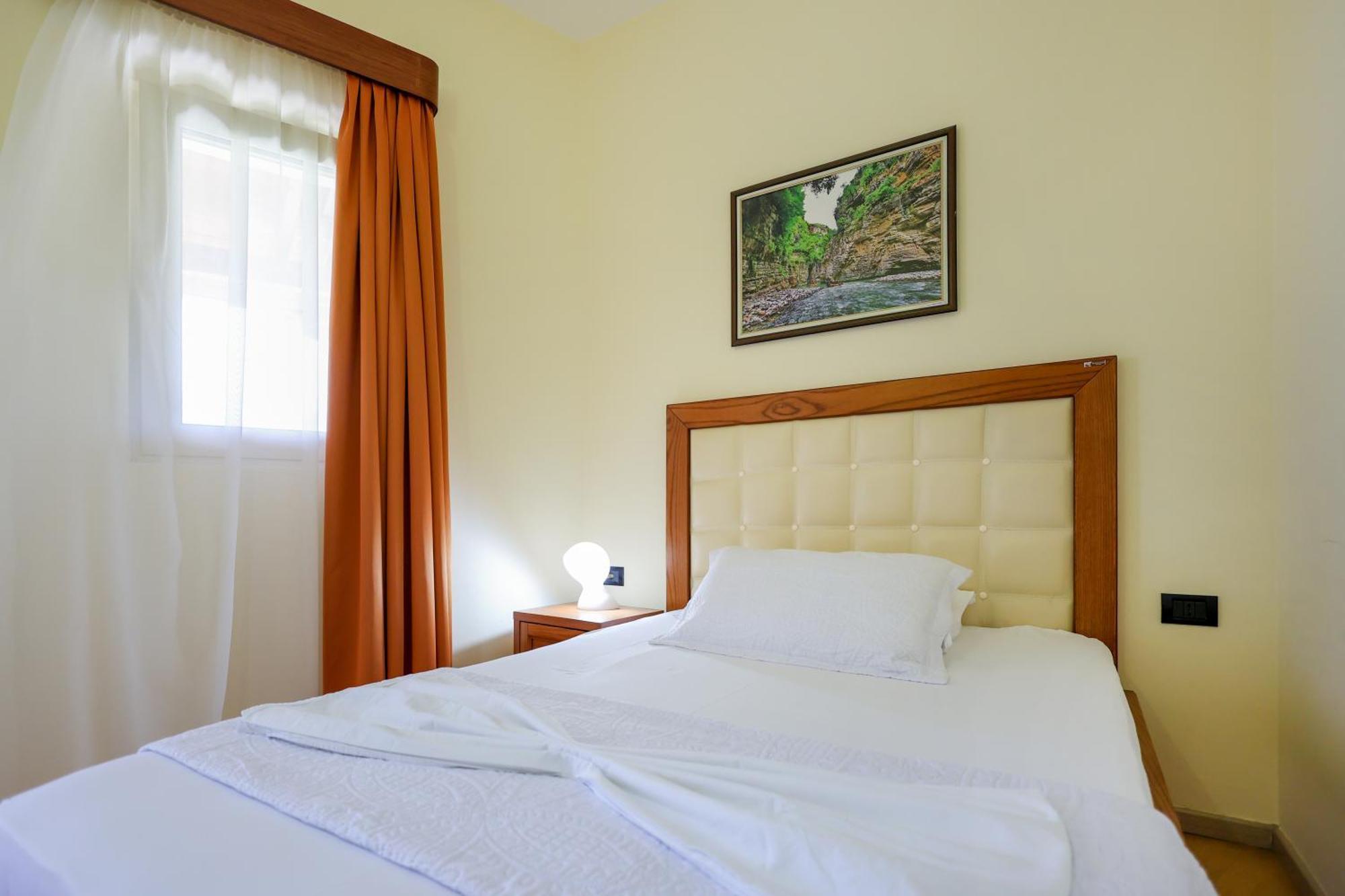 Hotel Kanione Cerenisht Luaran gambar