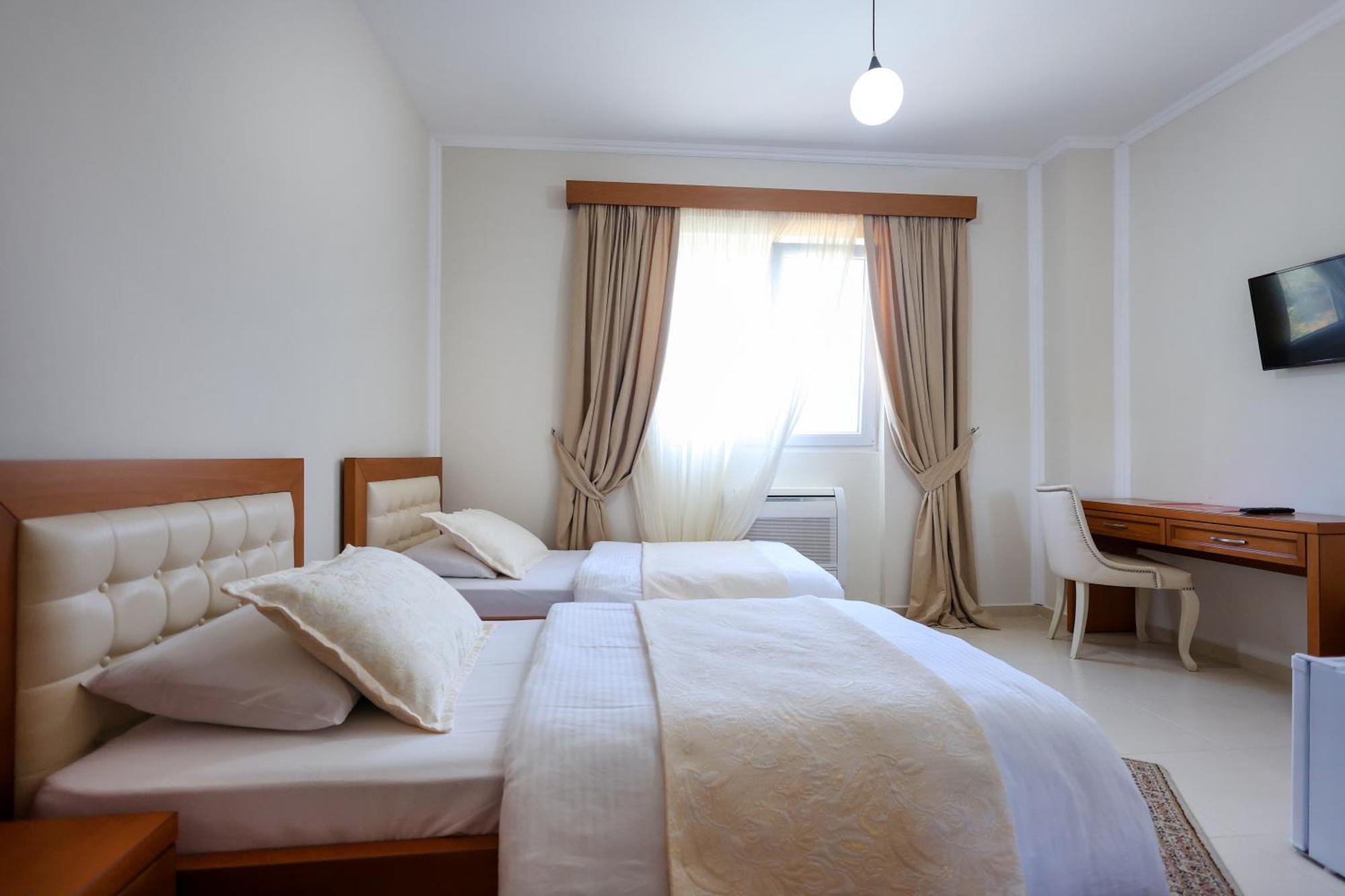 Hotel Kanione Cerenisht Luaran gambar