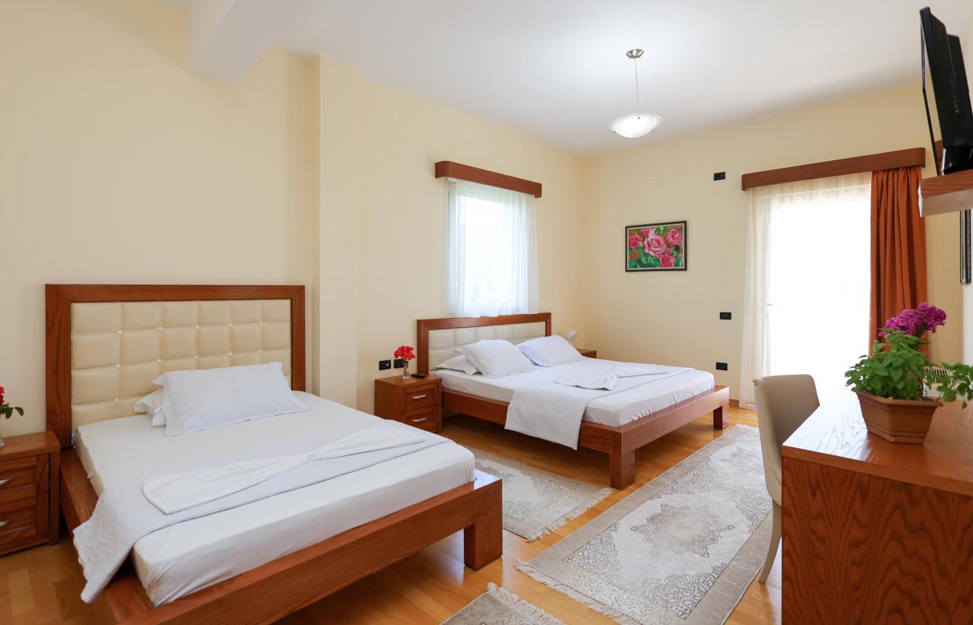 Hotel Kanione Cerenisht Luaran gambar