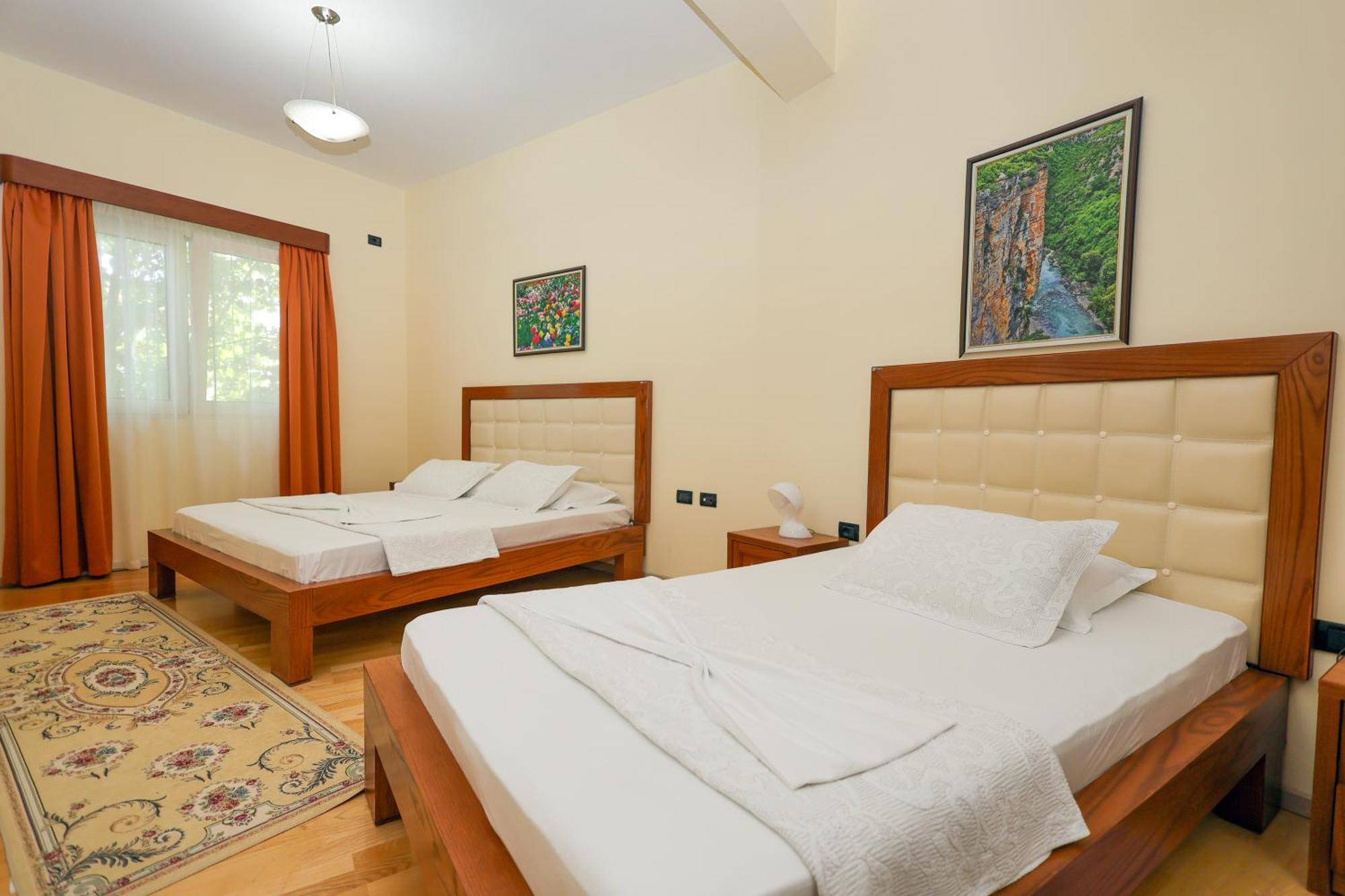 Hotel Kanione Cerenisht Luaran gambar