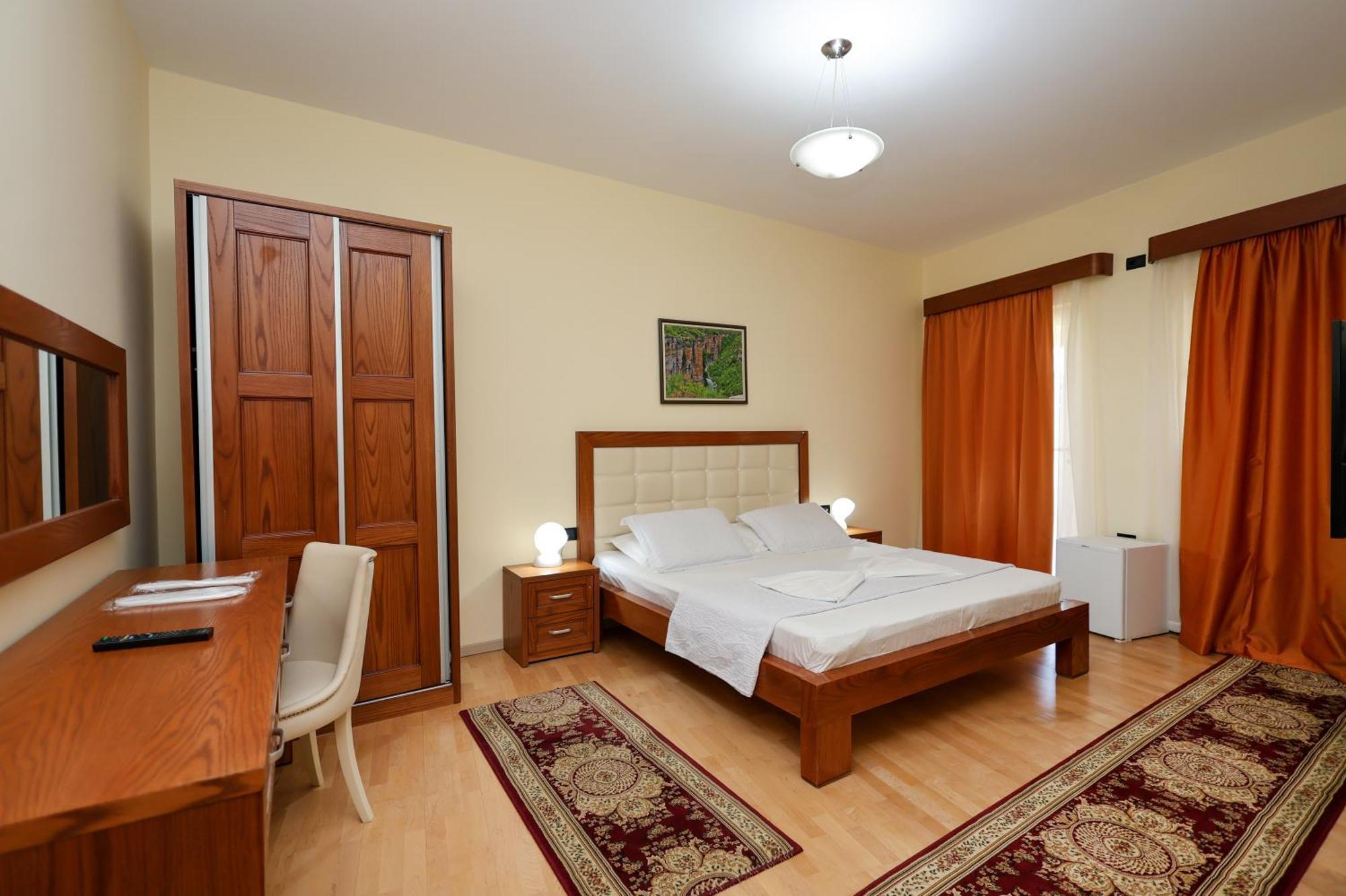 Hotel Kanione Cerenisht Luaran gambar