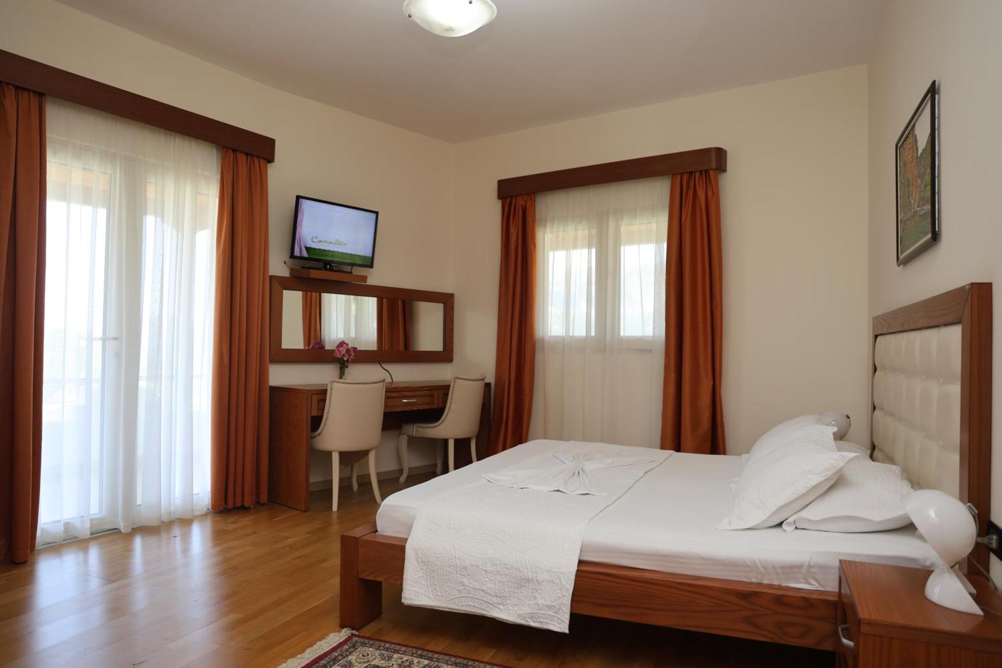Hotel Kanione Cerenisht Luaran gambar