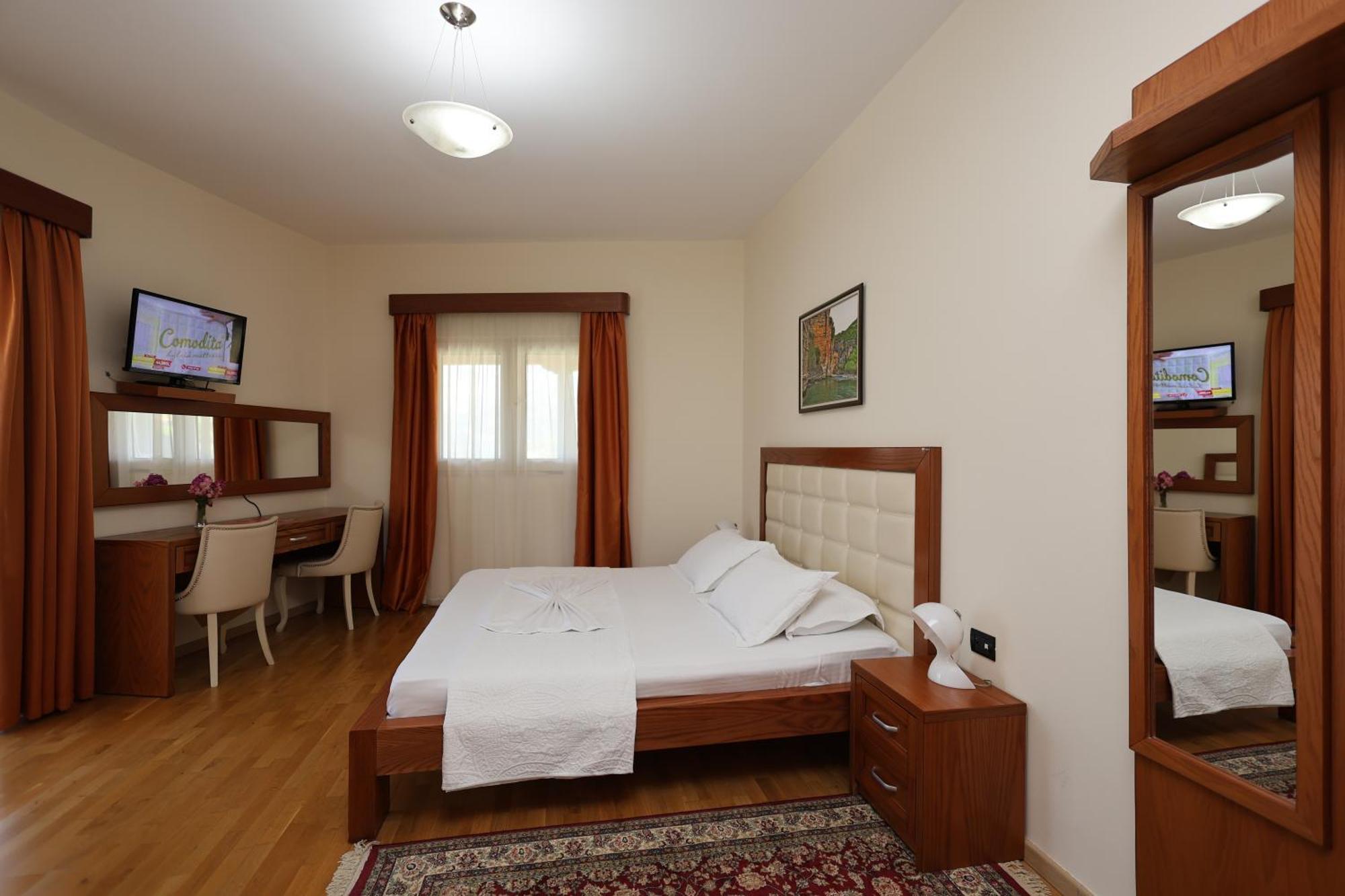 Hotel Kanione Cerenisht Luaran gambar